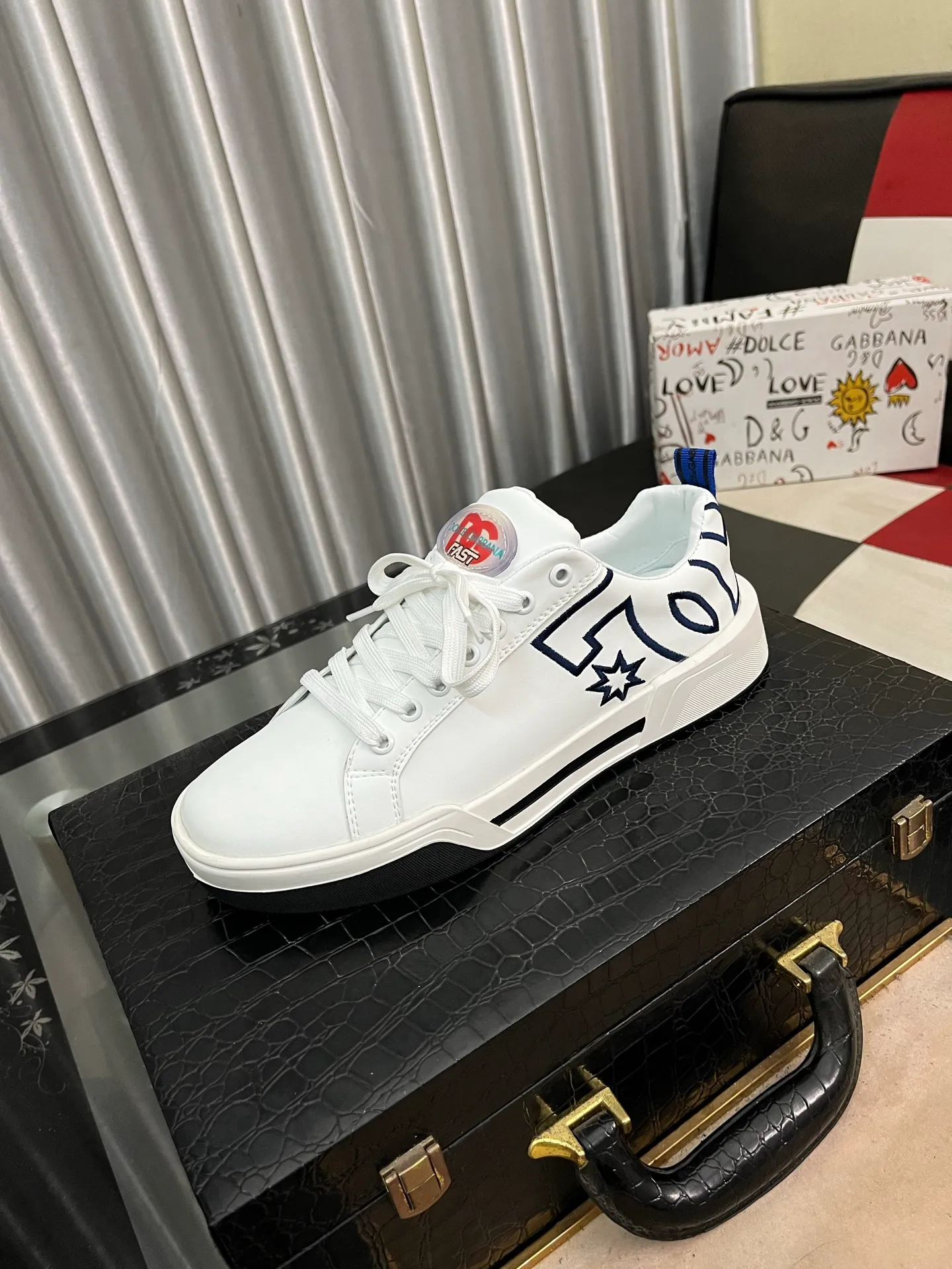 Men's shoes 💰480⌚️⌚️【DG～】Couple casual shoes 2025z cabinet simultaneous sale 🔶Size: 35-46, 🔜The upper is made of multi-material splicing ➕Genuine leather lining, comfortable and breathable, sole: original comfortable and wear-resistant outsole, ⚠️The real thing📱Photographed🎬The real thing is better📢📢📢